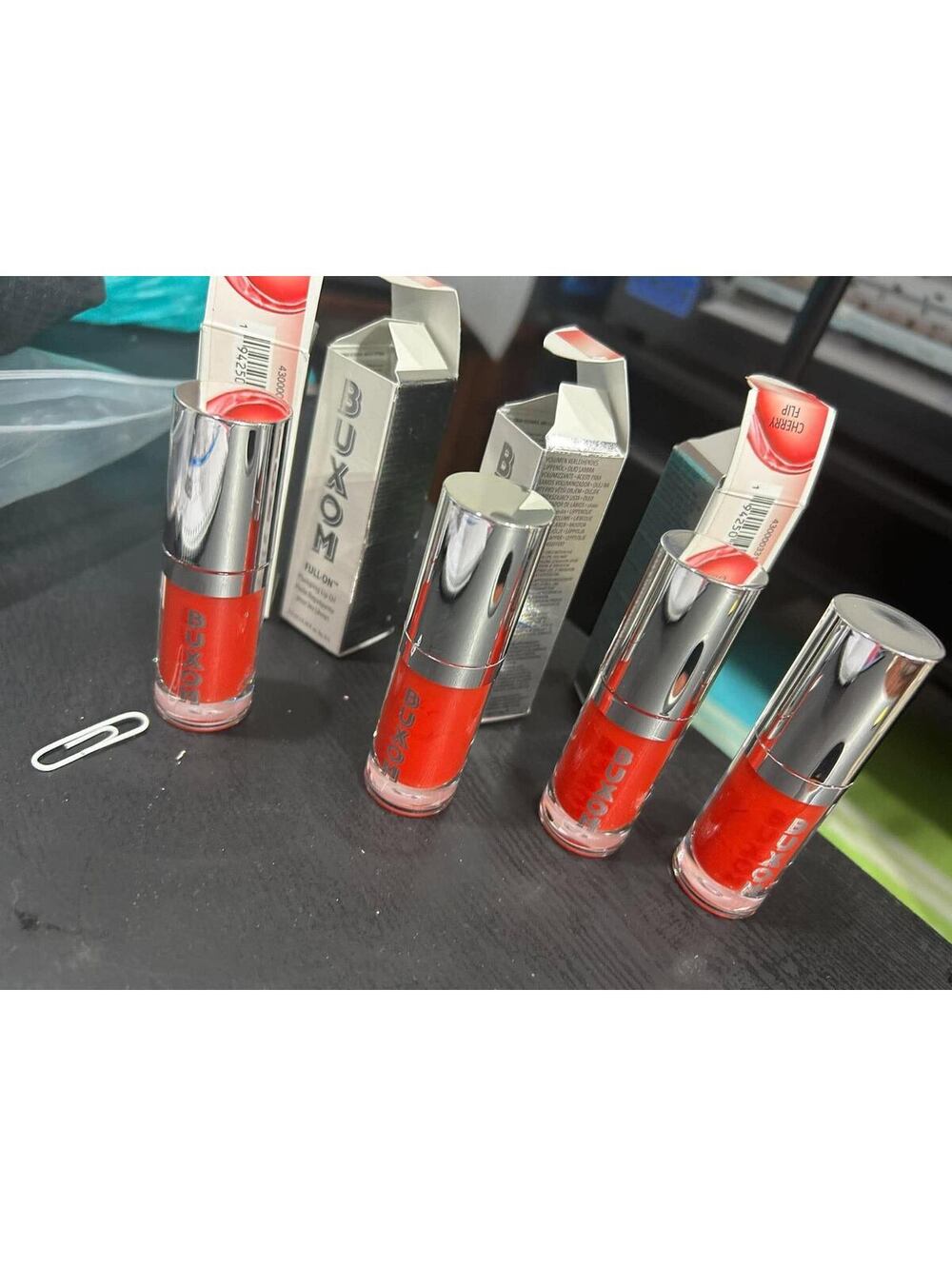 LABIALES BUXOM